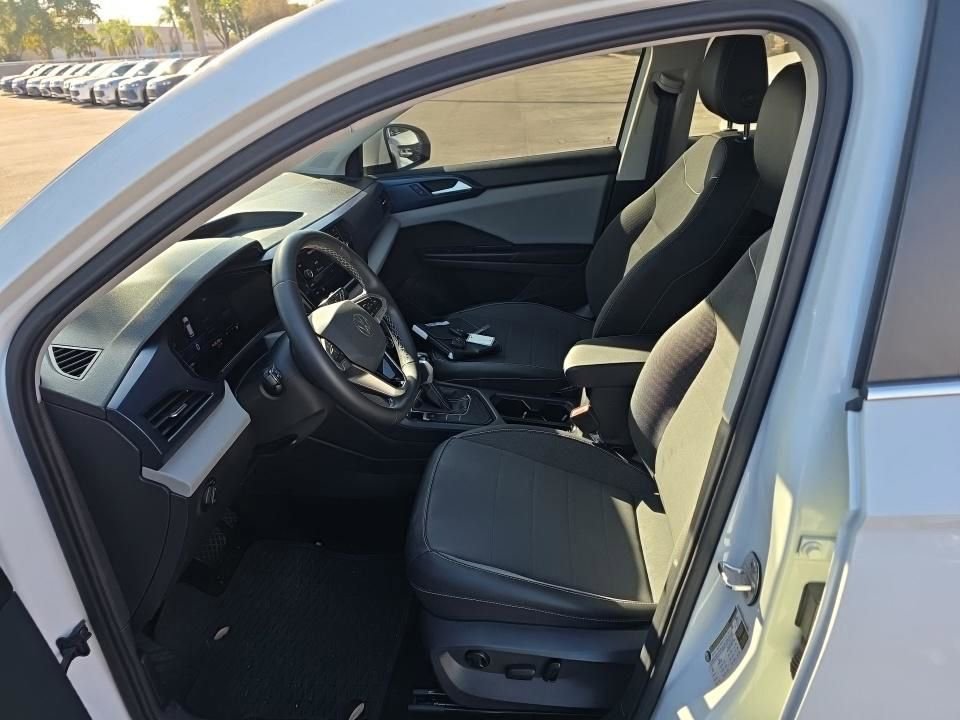 Used 2023 Volkswagen Taos SE w/ Black Wheel Package image 25