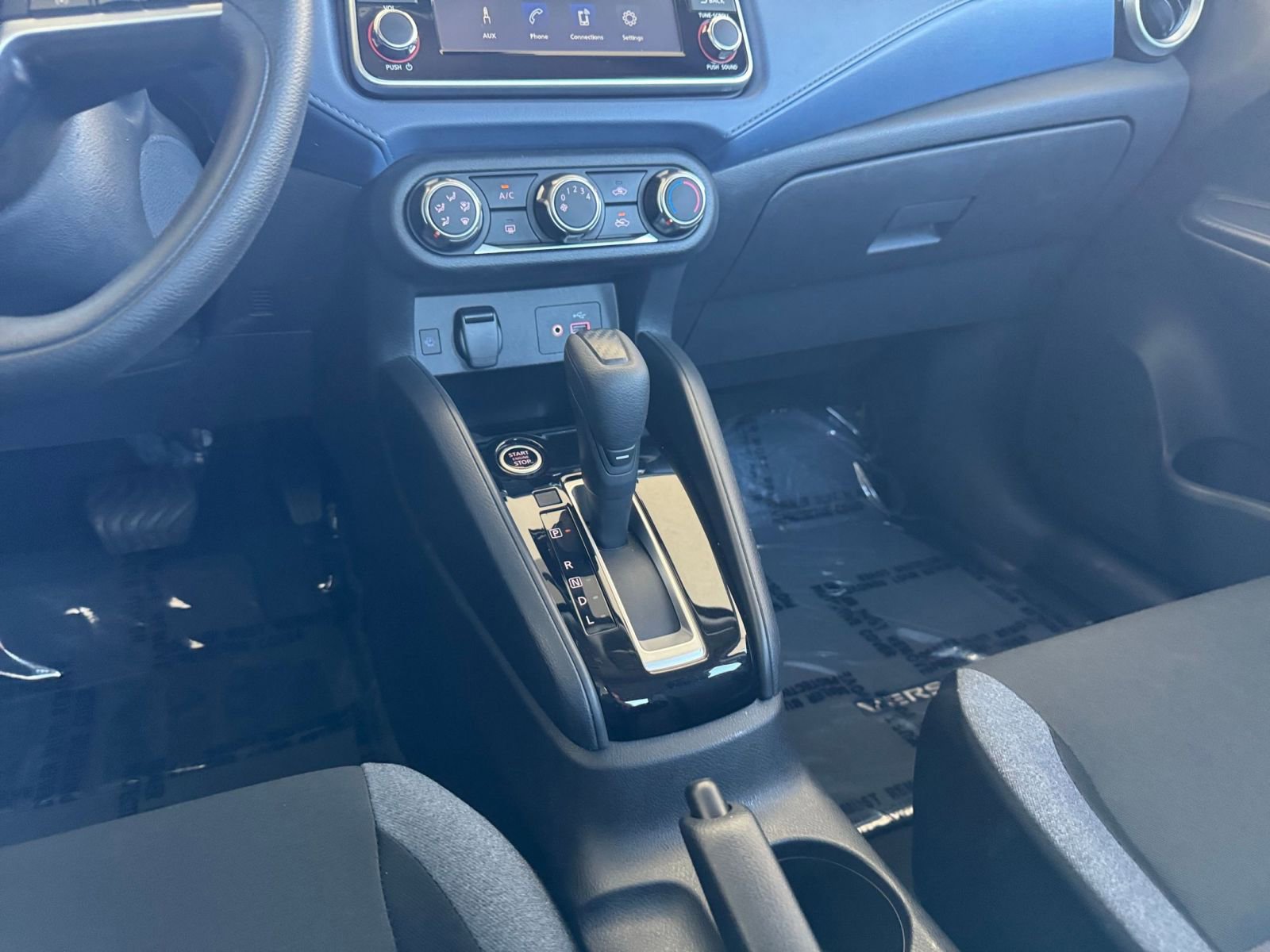 Used 2025 Nissan Versa SV image 40