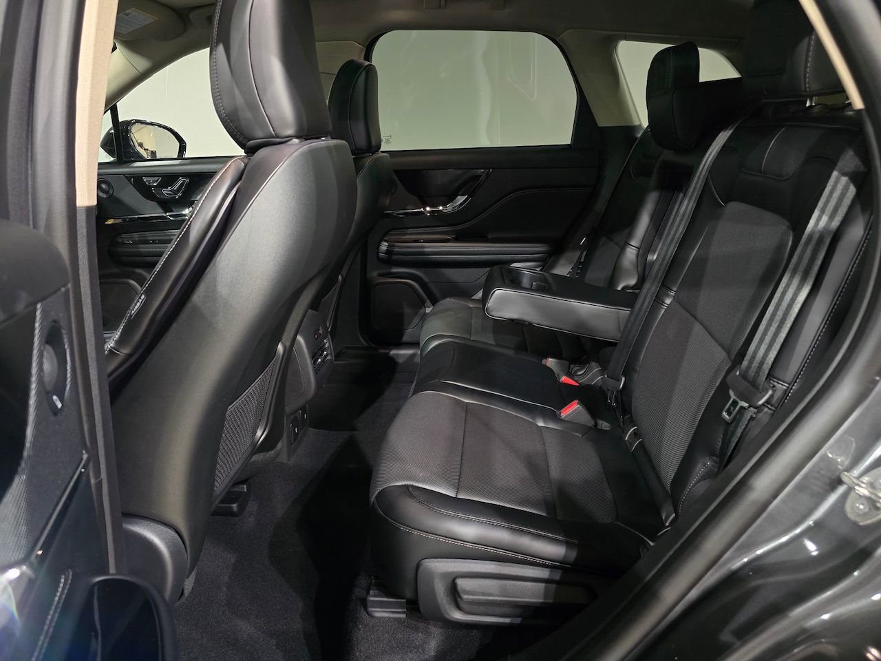 New 2026 Lincoln Corsair Reserve FWD image 34