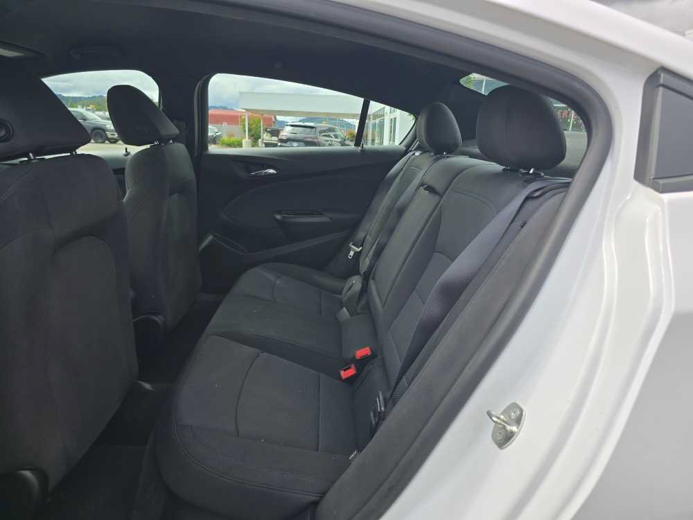 Used 2019 Chevrolet Cruze LT w/ Convenience Package FWD image 16