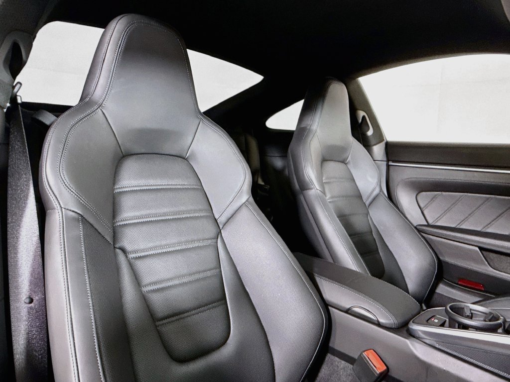 Certified 2023 Porsche 911 Sport Classic RWD image 17