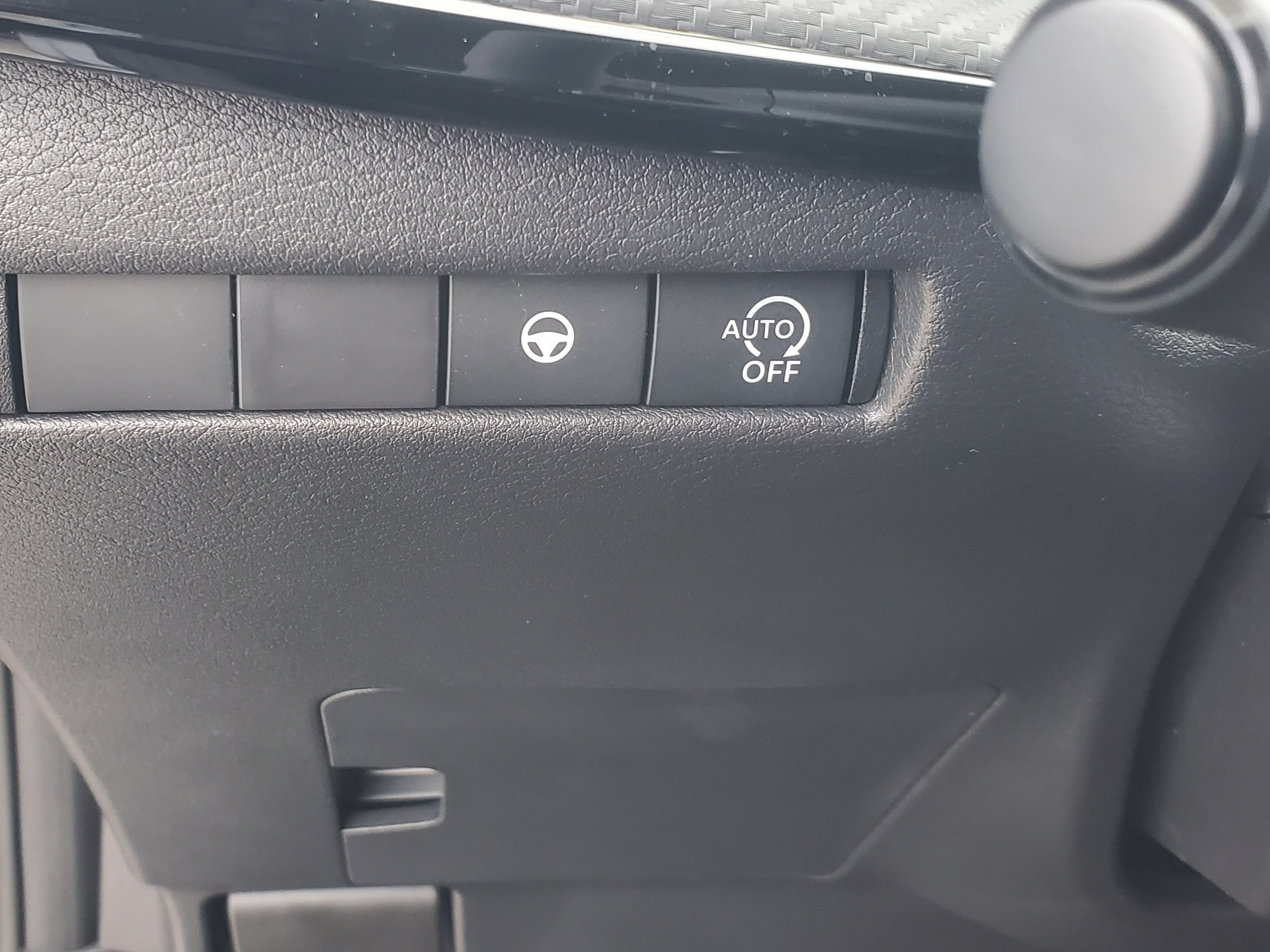 New 2026 Nissan Kicks SR FWD image 24