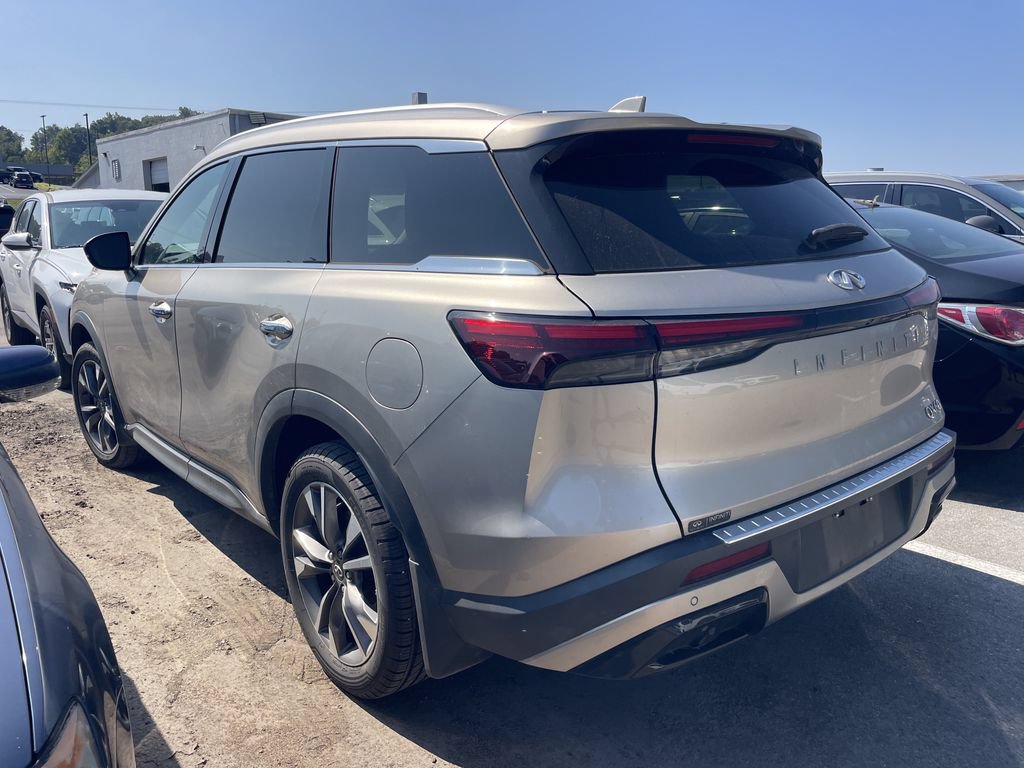 Used 2024 INFINITI QX60 Luxe w/ Cargo Package FWD image 4