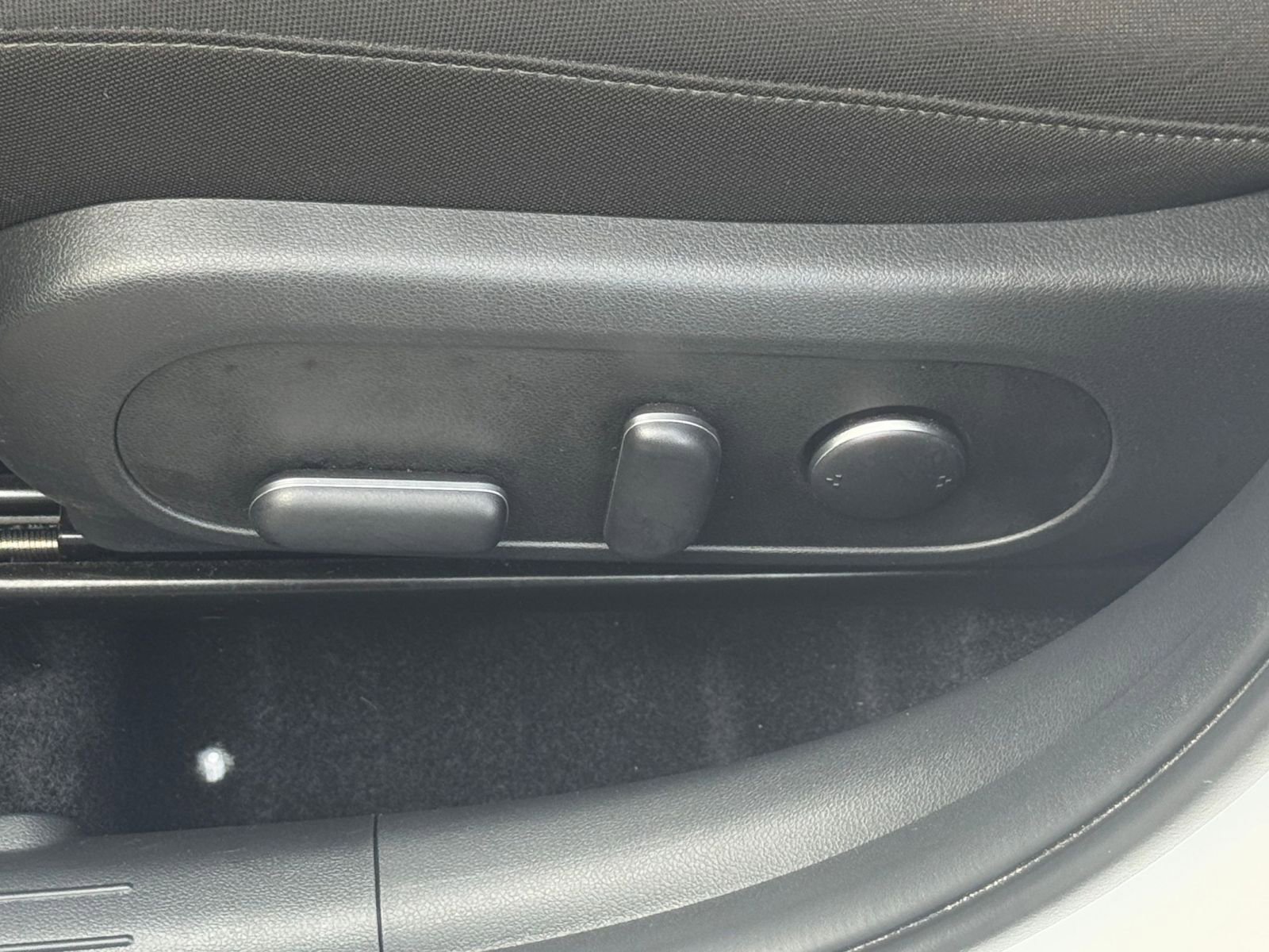 Used 2025 Hyundai Kona SEL image 23