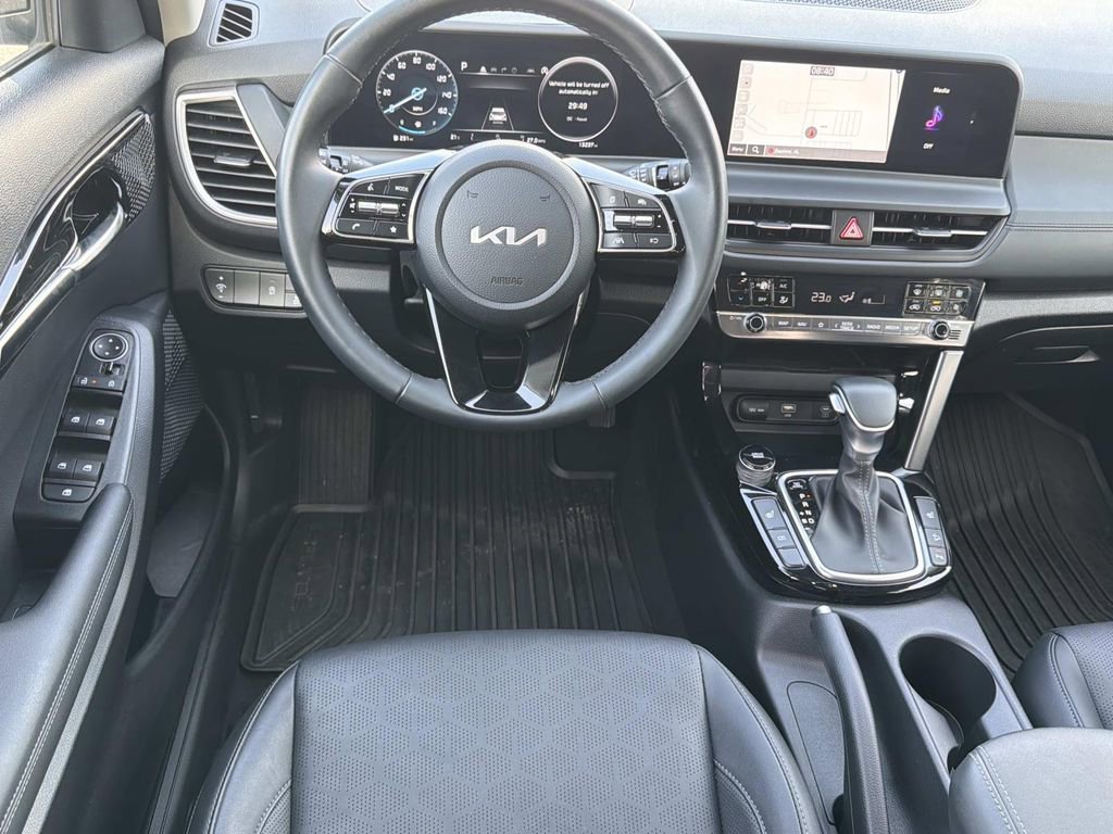 Used 2025 Kia Seltos EX FWD image 19