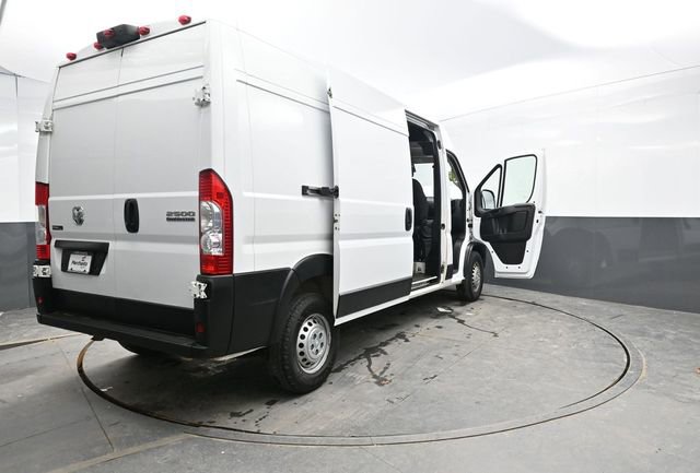 Used 2025 RAM ProMaster 2500 w/ Convenience Group image 41