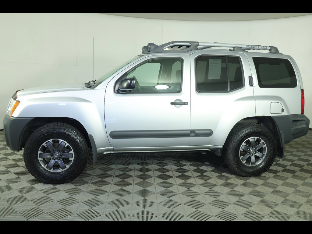 Used 2015 Nissan Xterra PRO-4X AWD/4WD image 12