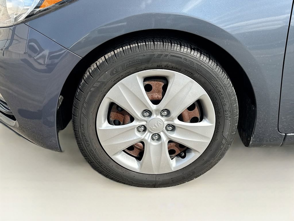 Used 2016 Kia Forte LX image 35
