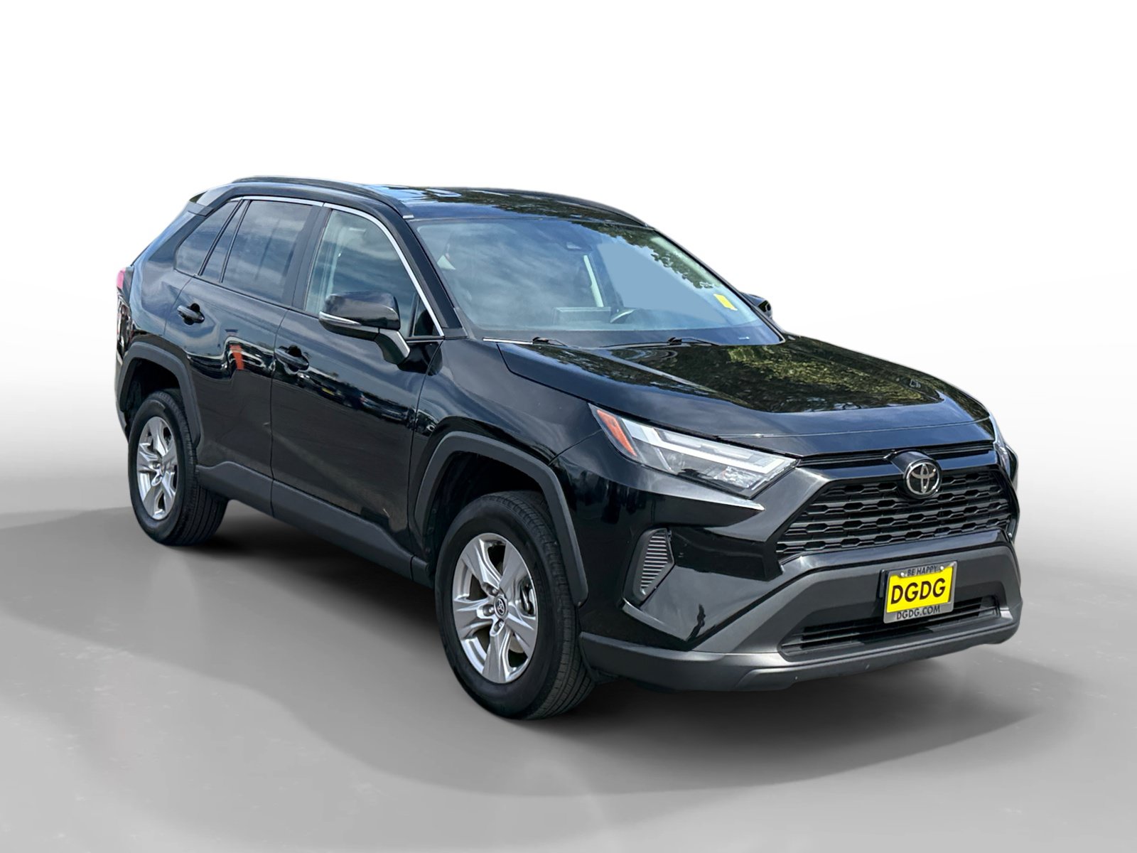 Used 2025 Toyota RAV4 XLE FWD image 7