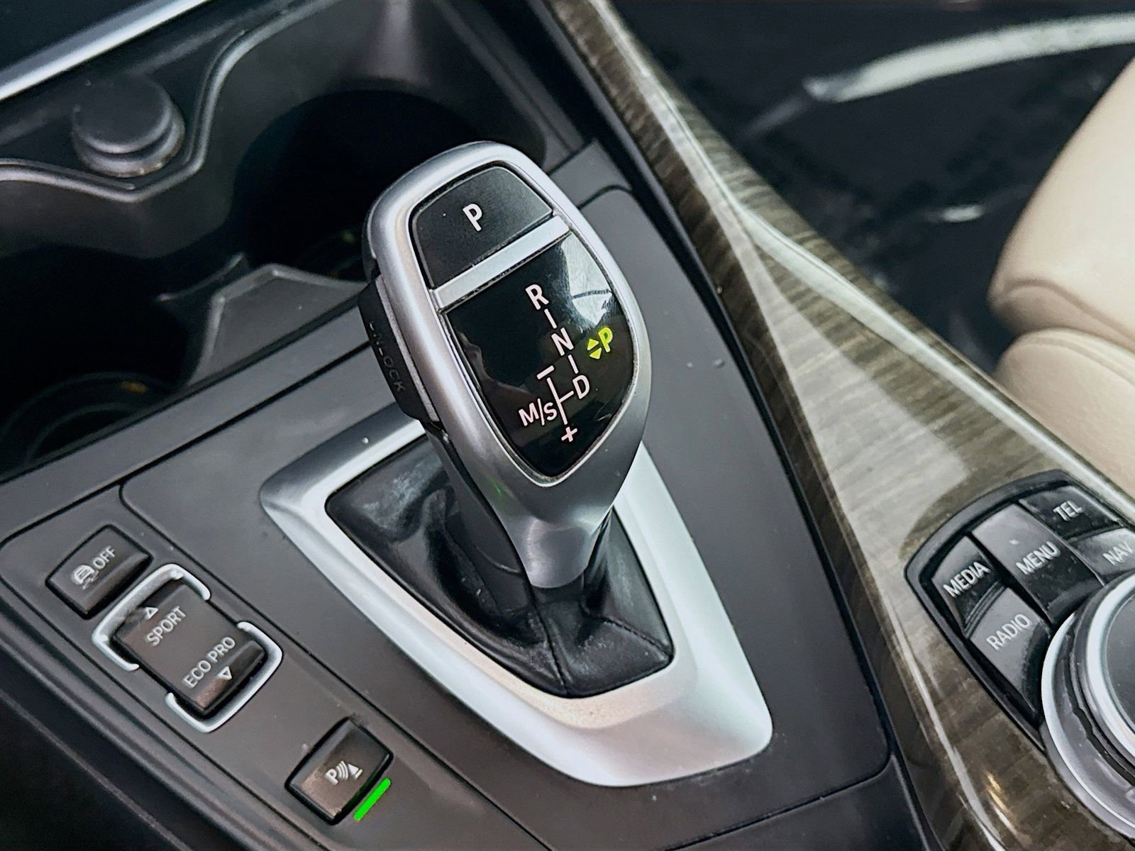 Used 2016 BMW M235i Convertible image 16