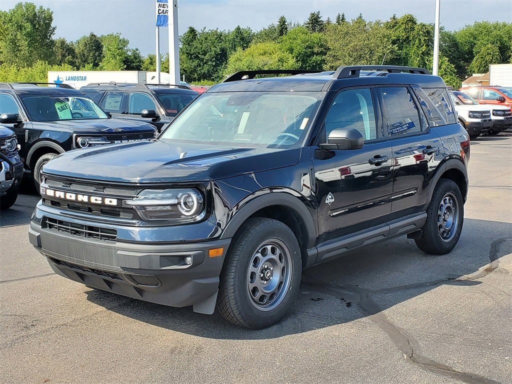 New 2024 Ford Bronco Sport Outer Banks image 3
