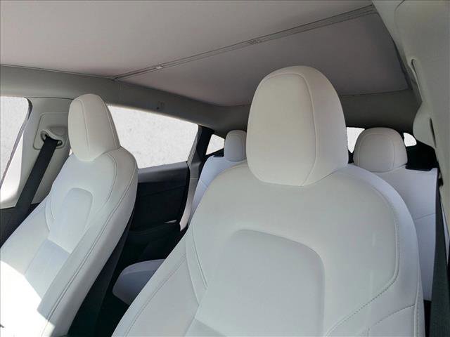 Used 2025 Tesla Model Y Long Range image 12