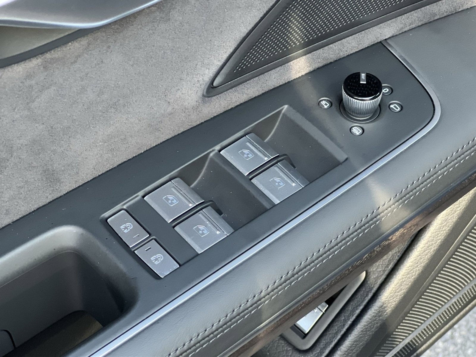 Used 2025 Audi A8 L 3.0T image 13