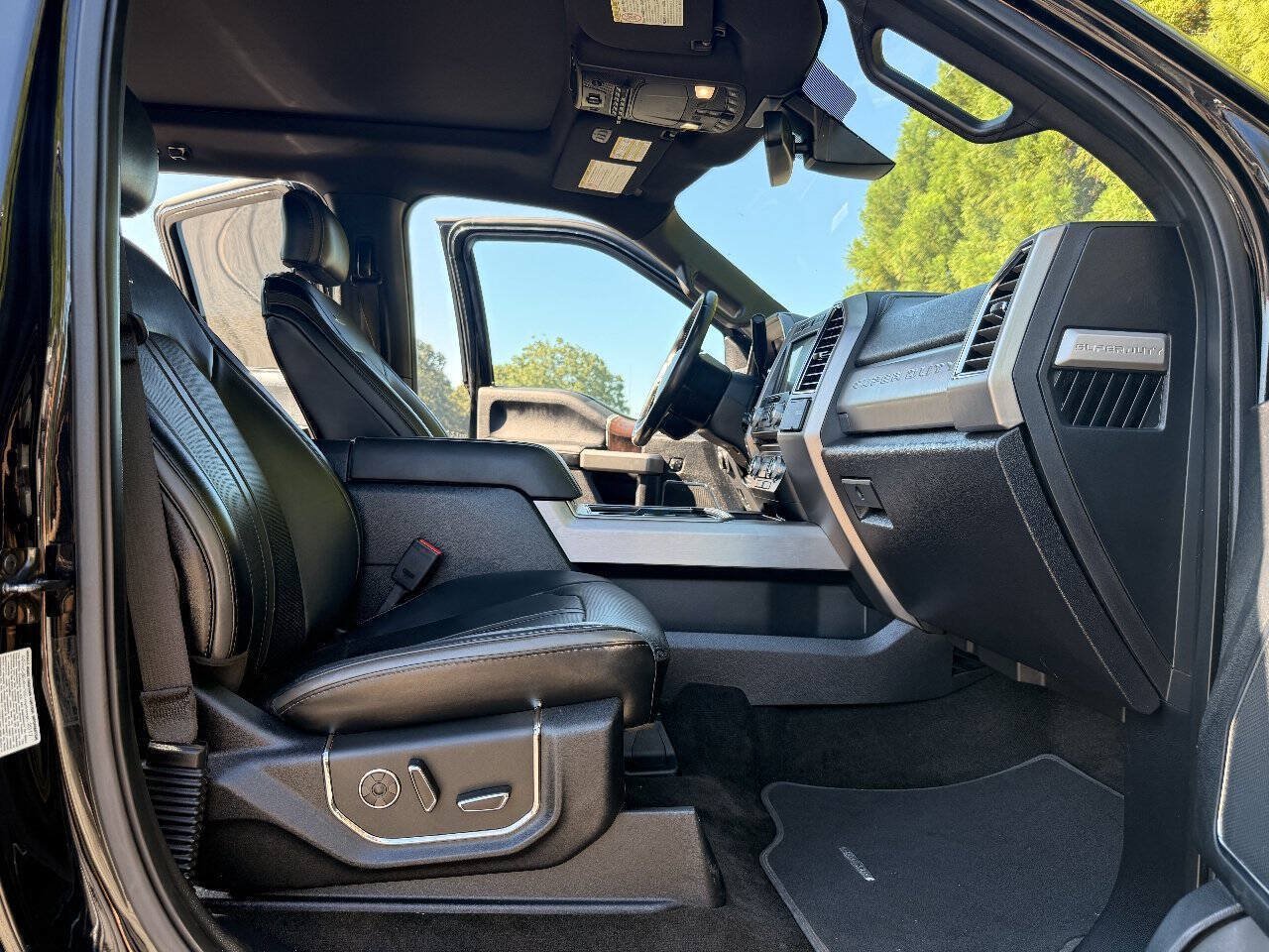 Used 2017 Ford F350 Platinum w/ Platinum Ultimate Package AWD/4WD image 26
