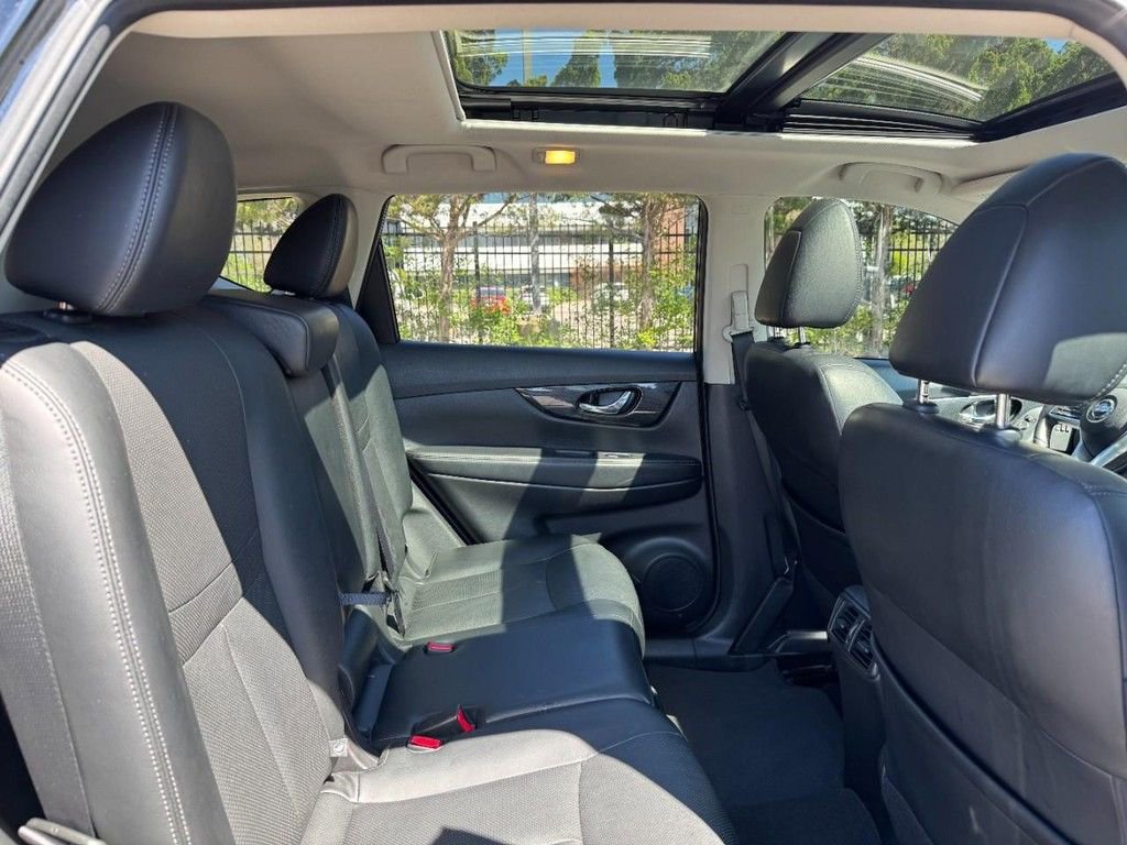 Used 2017 Nissan Rogue SL w/ SL Premium Package image 11