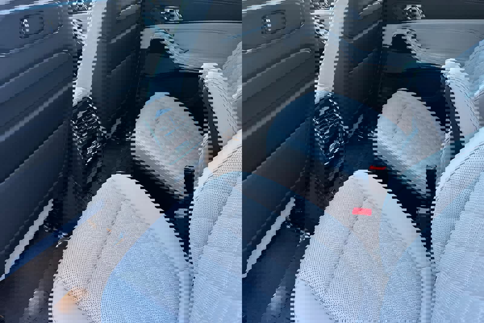 Used 2025 BMW X7 xDrive40i w/ Executive Package image 4