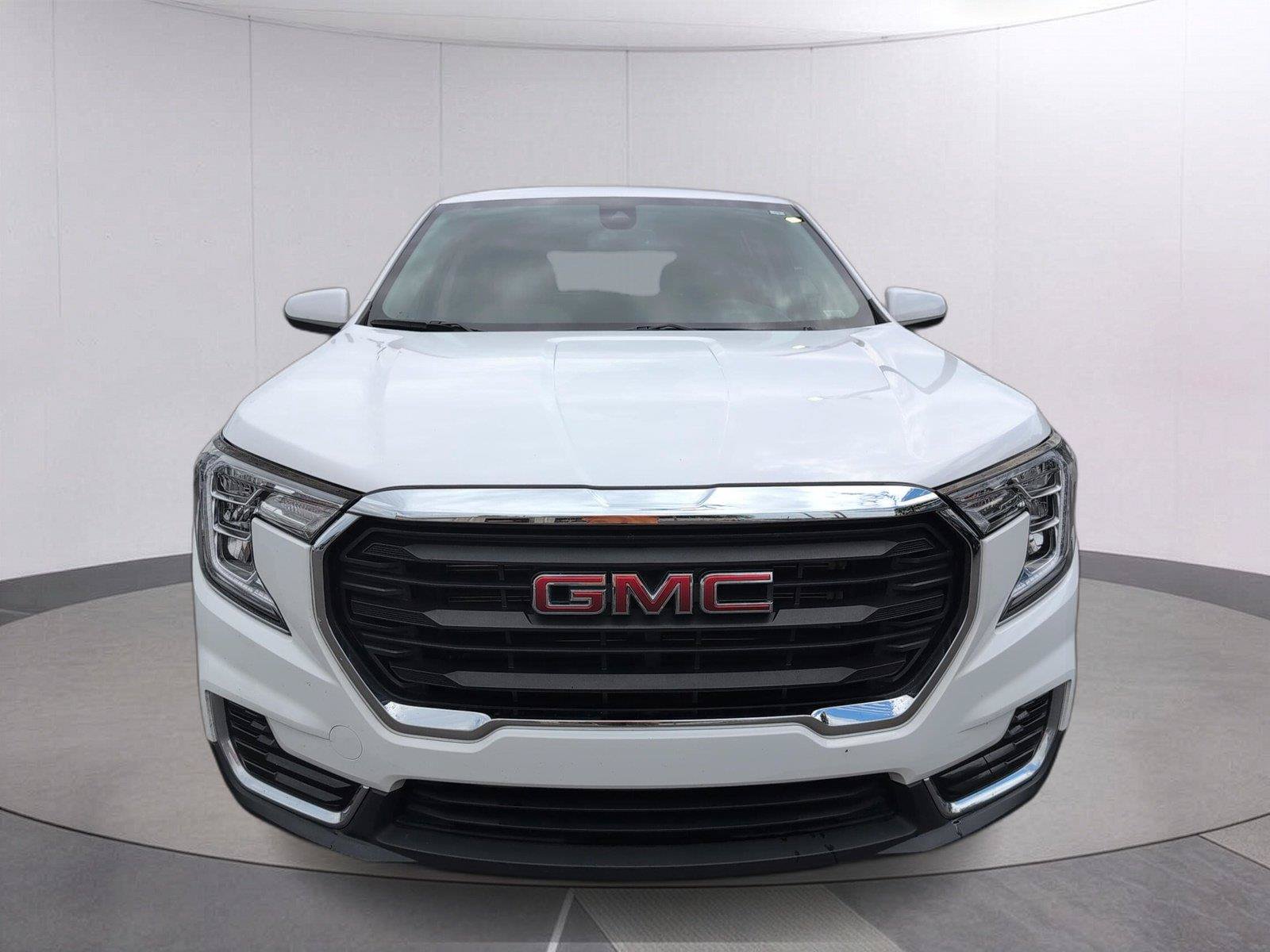 Used 2024 GMC Terrain SLE FWD image 10