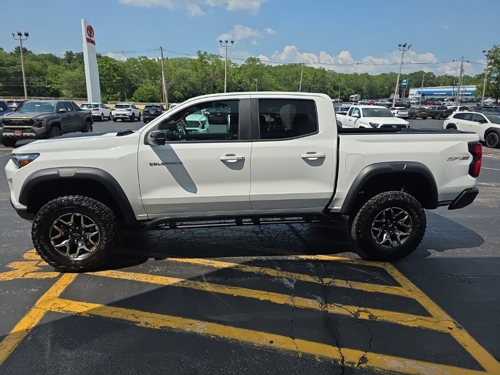 Used 2024 Chevrolet Colorado ZR2 w/ ZR2 Convenience Package III AWD/4WD image 8