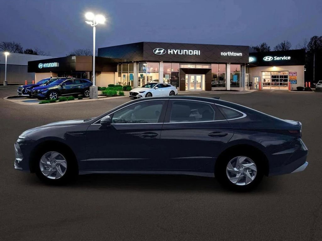 New 2026 Hyundai Sonata SE FWD image 3