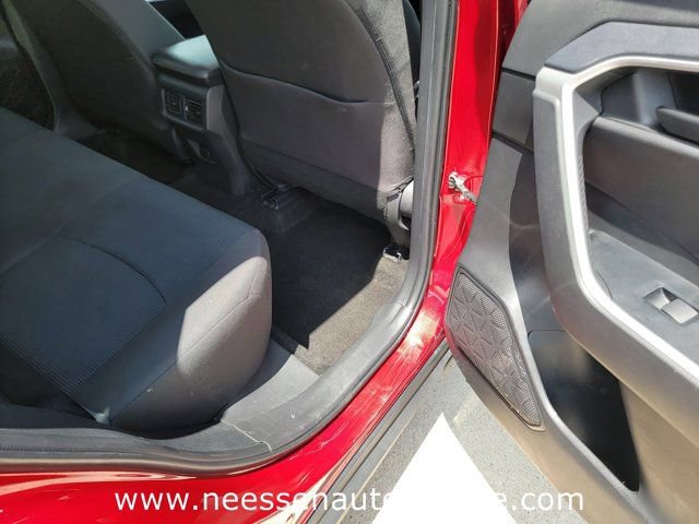 Used 2024 Toyota RAV4 LE AWD/4WD image 11