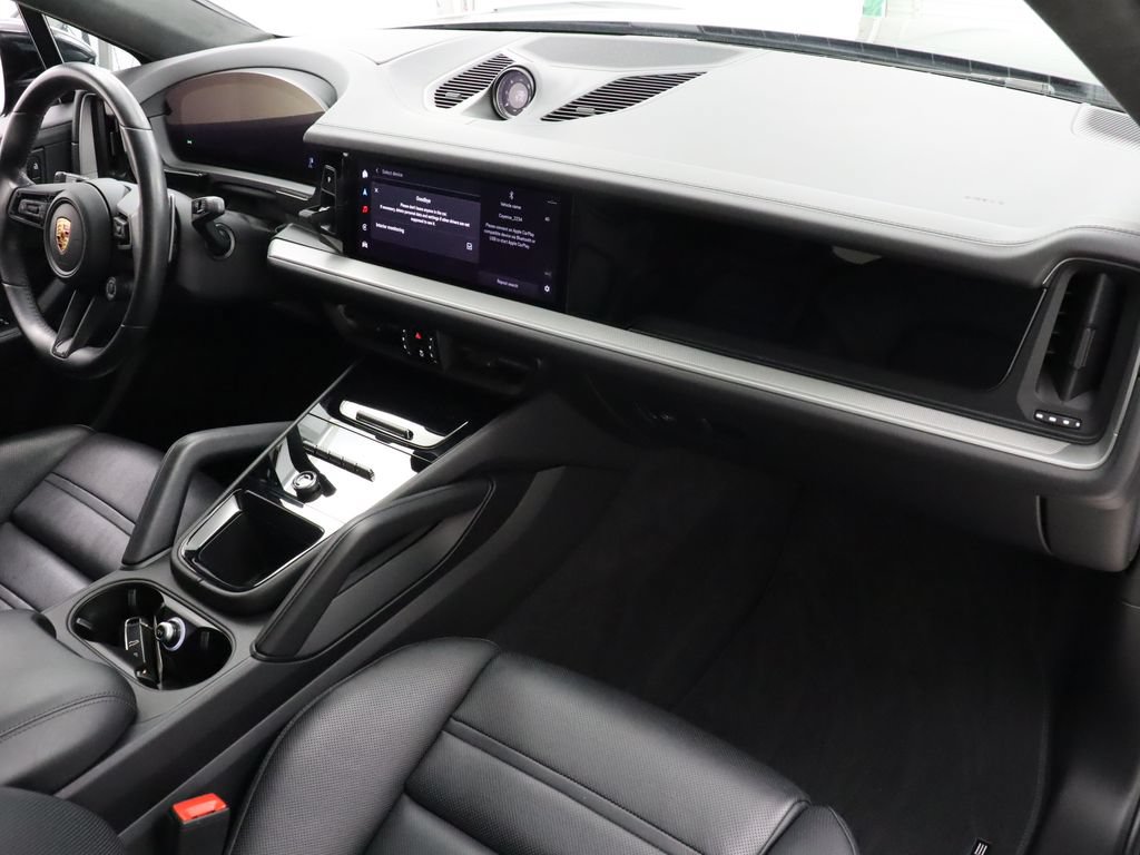 Used 2024 Porsche Cayenne Coupe w/ Premium Package Plus AWD/4WD image 33