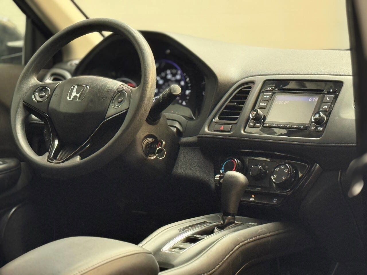 Used 2018 Honda HR-V LX image 2