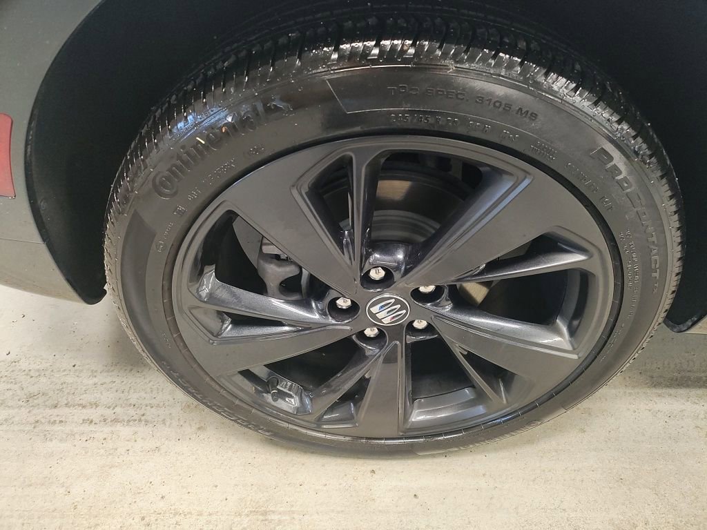 Used 2024 Buick Envision Sport Touring image 3