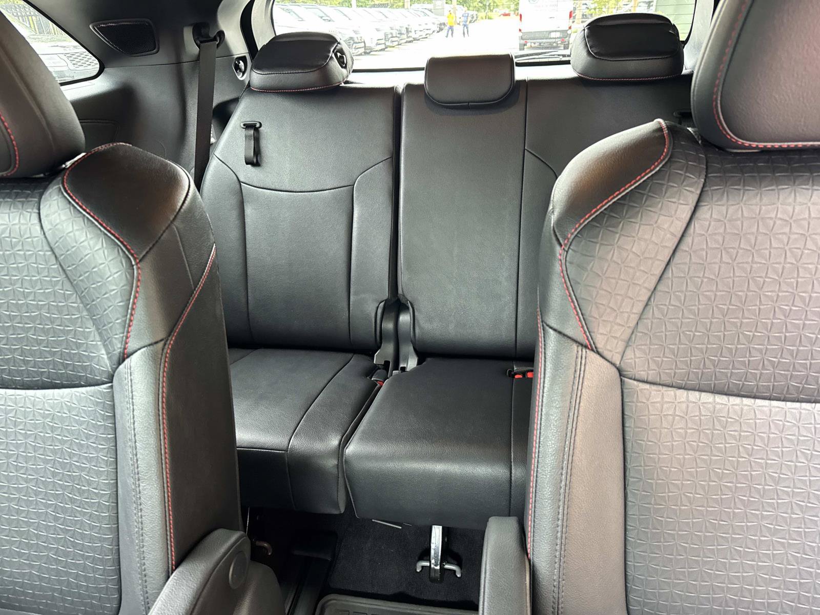 Used 2025 Toyota Sienna XSE w/ XSE Plus Package FWD image 15