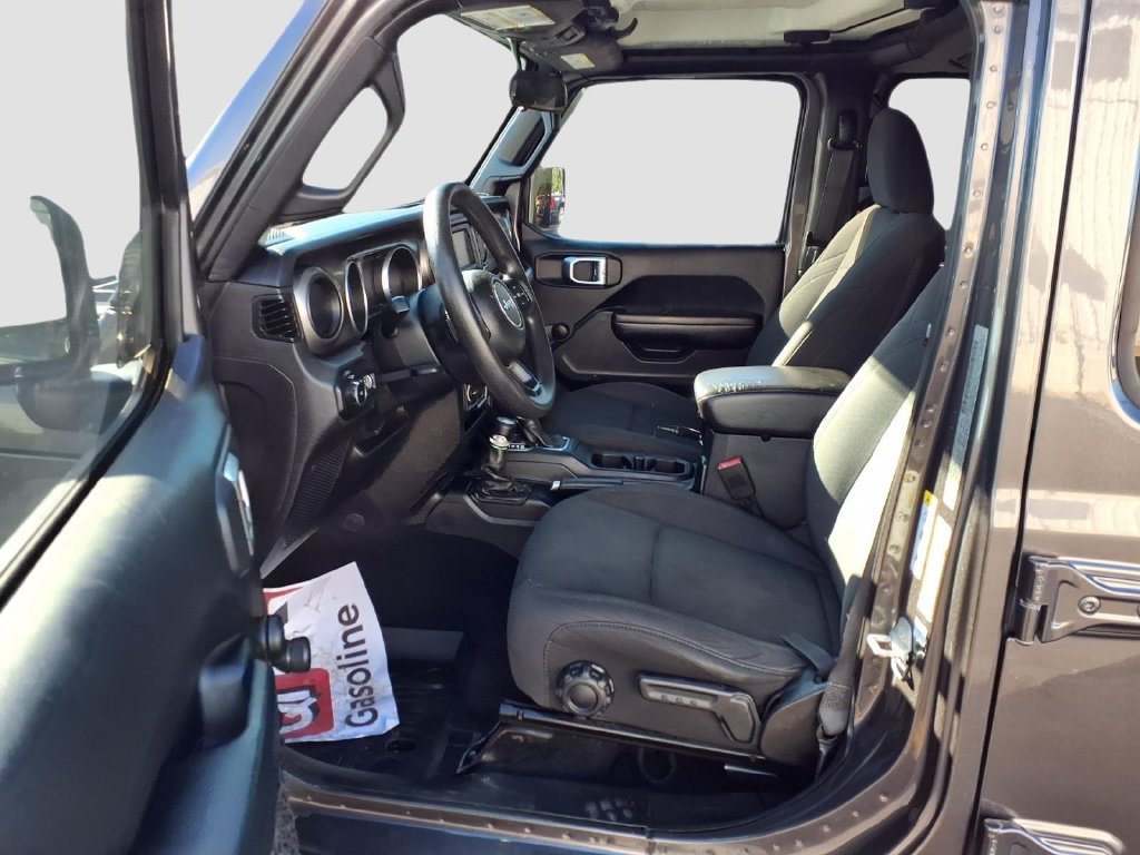 Used 2018 Jeep Wrangler Unlimited Sport AWD/4WD image 25