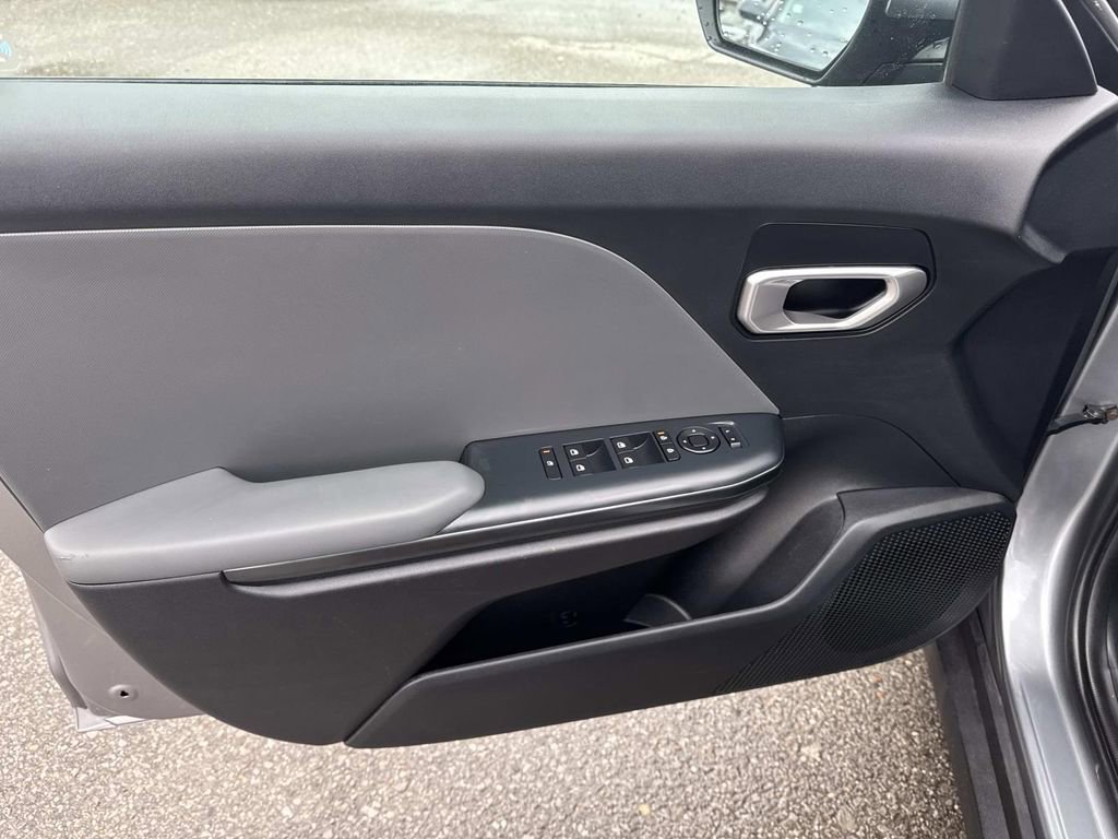 Used 2025 Kia K4 FWD image 18