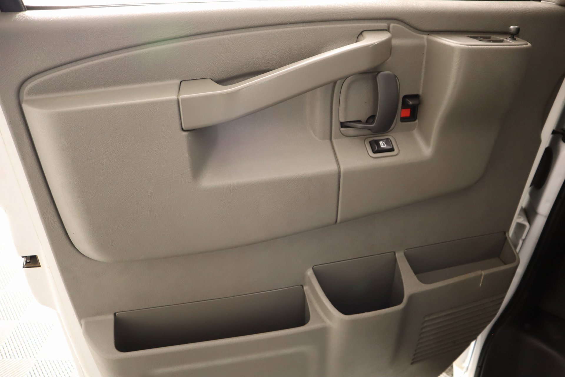 Used 2021 Chevrolet Express 2500 w/ Driver Convenience Package image 12