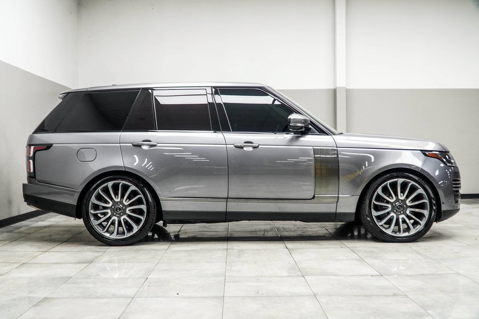 Used 2021 Land Rover Range Rover P525 Westminster Edition AWD/4WD image 6