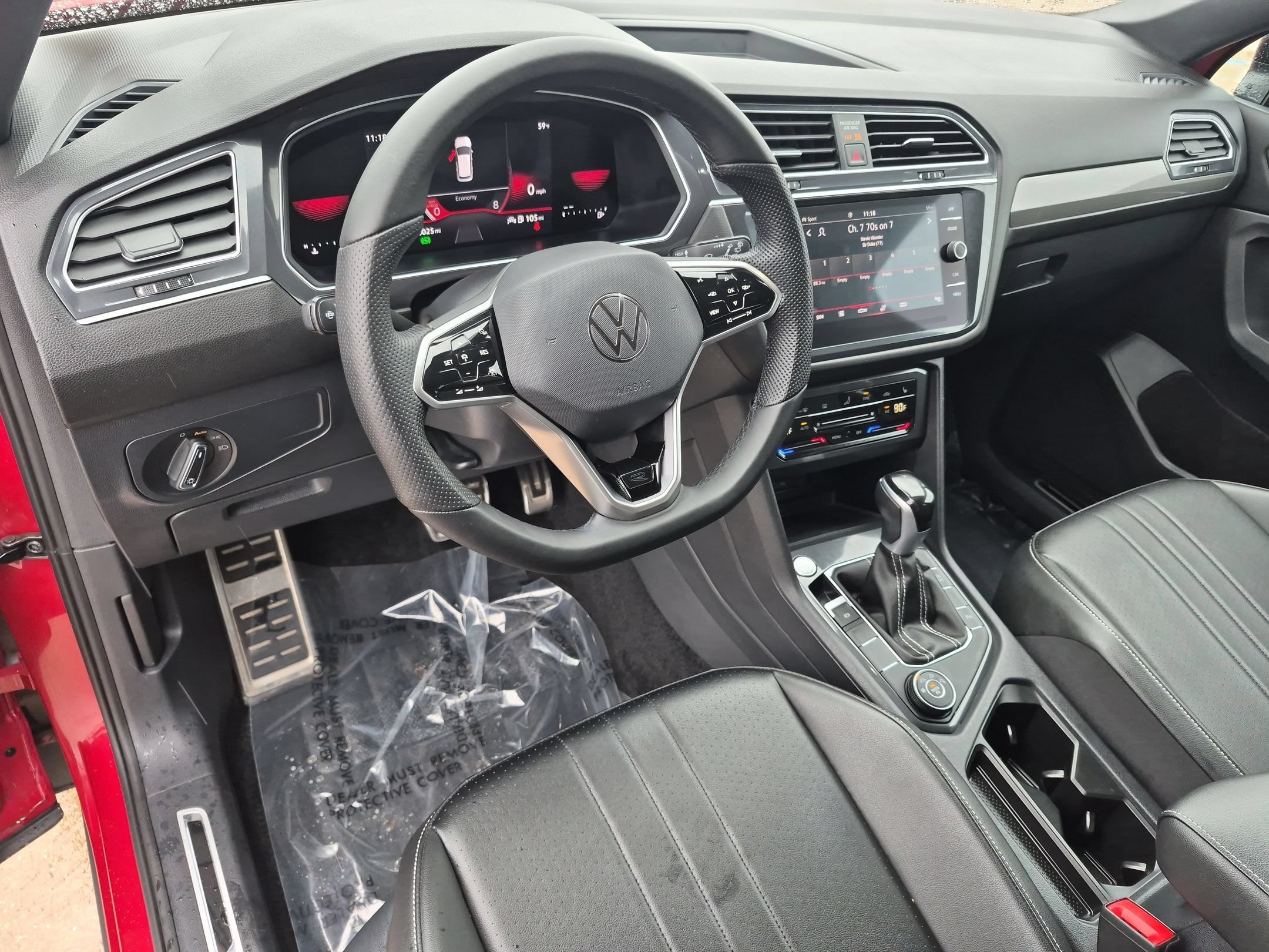 Used 2024 Volkswagen Tiguan SE R-Line w/ MDO Package, Two-Row AWD/4WD image 10