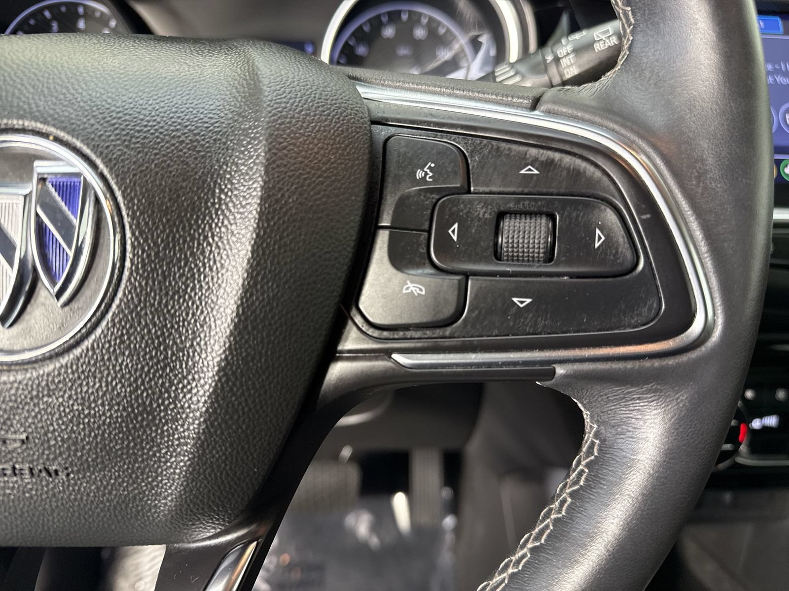 Used 2021 Buick Encore GX Essence FWD image 13