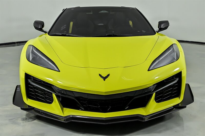 Used 2024 Chevrolet Corvette Z06 w/ Z07 Performance Package RWD image 5