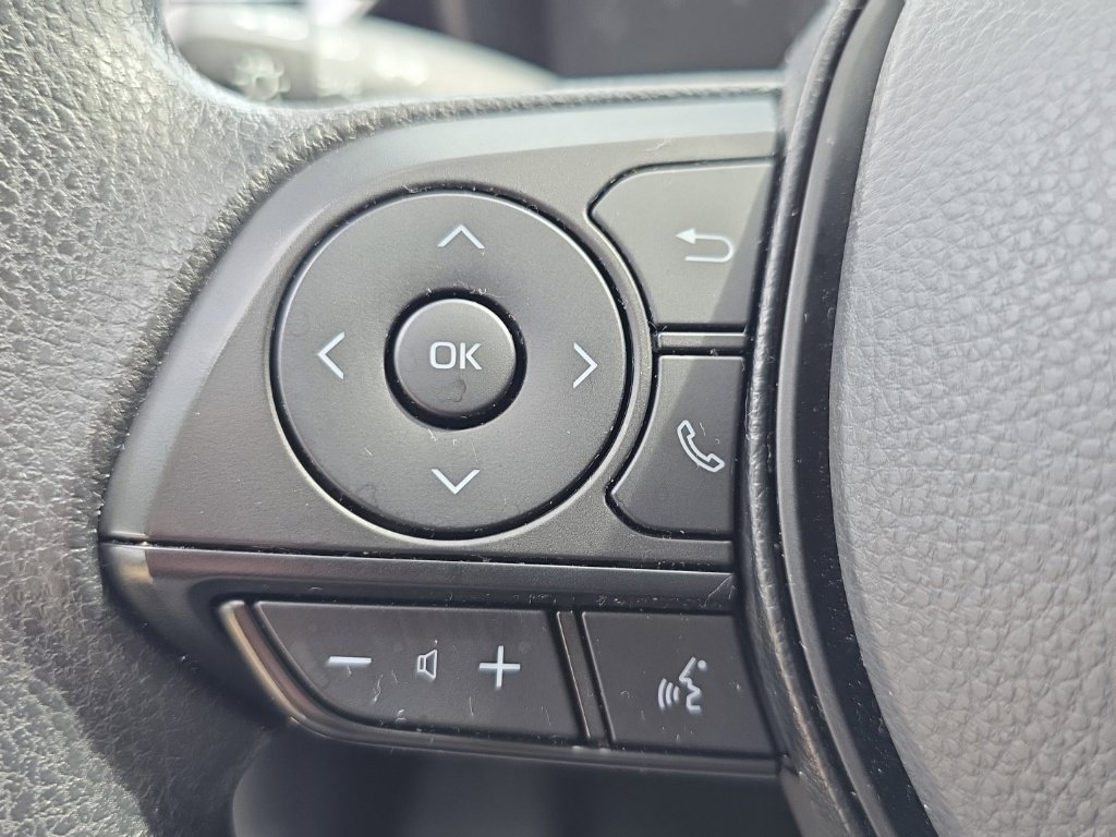 Used 2025 Toyota Corolla LE FWD image 15