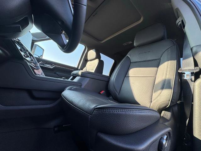 New 2025 GMC Sierra 2500 Denali w/ Denali Reserve Package image 19