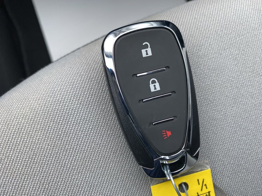 Used 2021 Chevrolet Equinox LS image 29