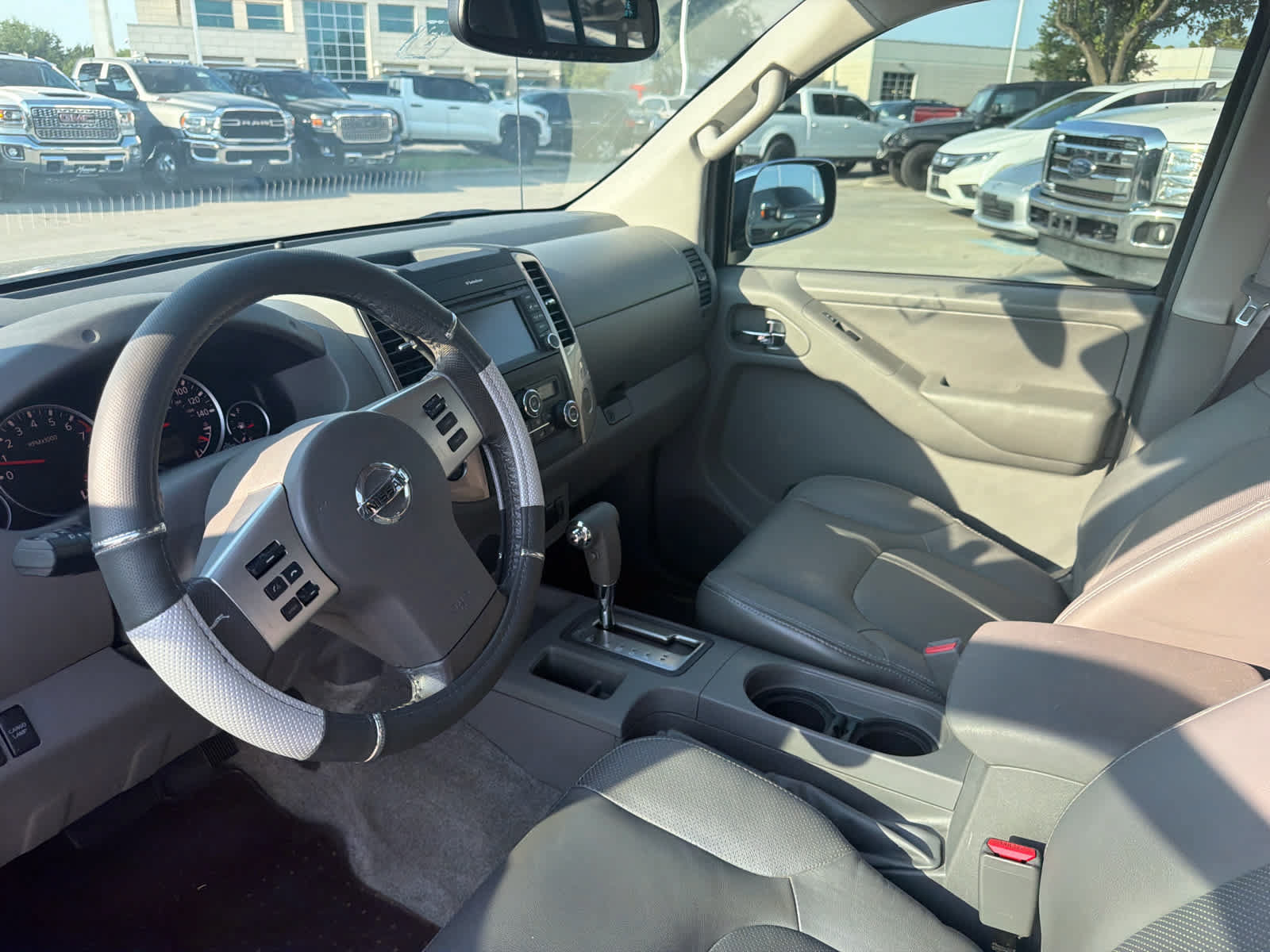 Used 2013 Nissan Frontier SL RWD image 7