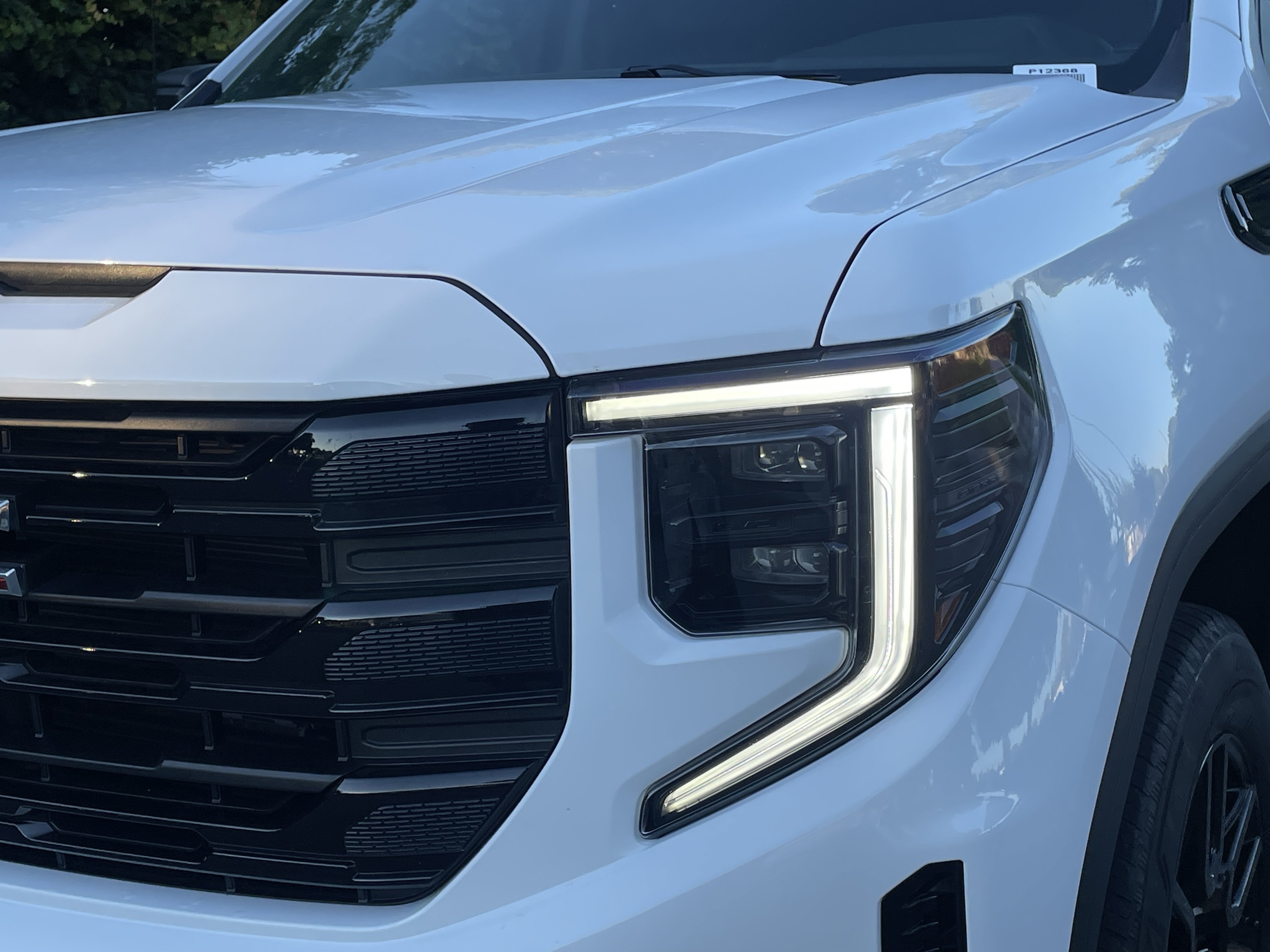Used 2024 GMC Sierra 1500 Elevation AWD/4WD image 5