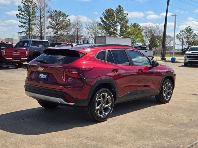 Used 2025 Chevrolet Trax LT w/ Driver Confidence Package image 5