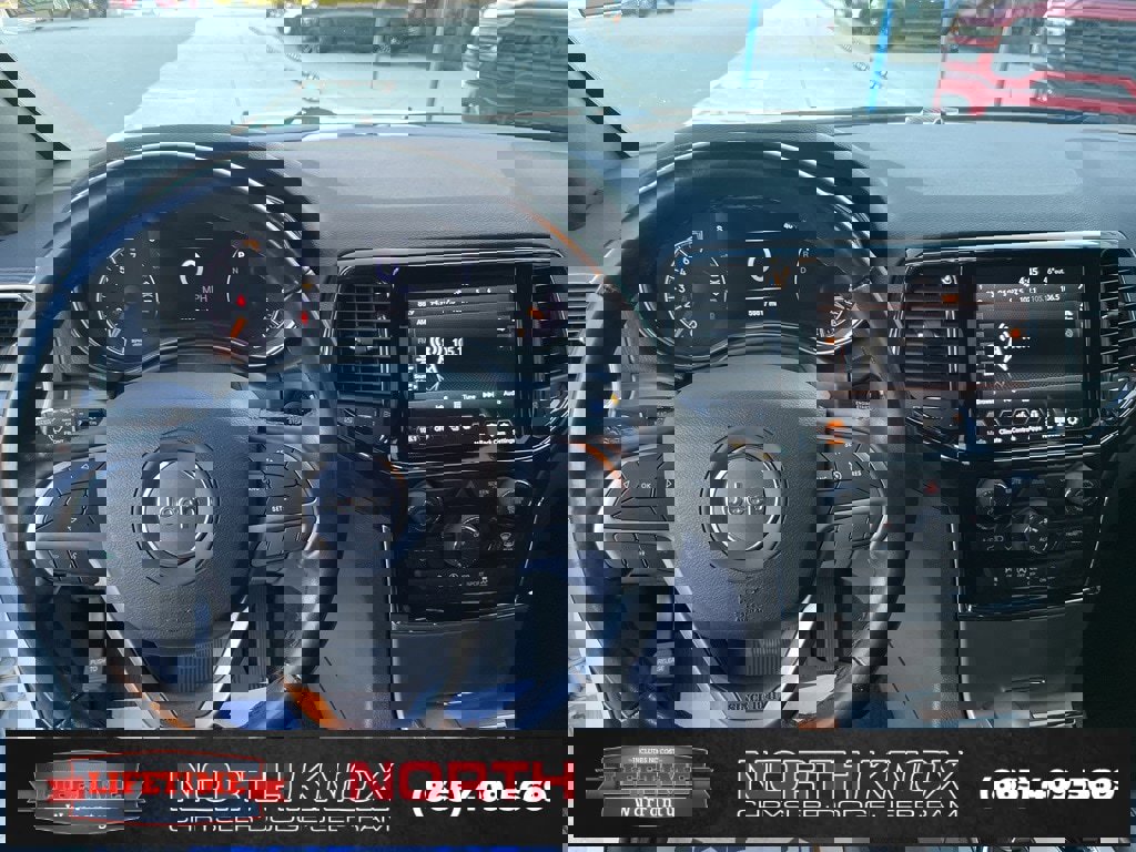 Used 2021 Jeep Grand Cherokee Laredo X image 8