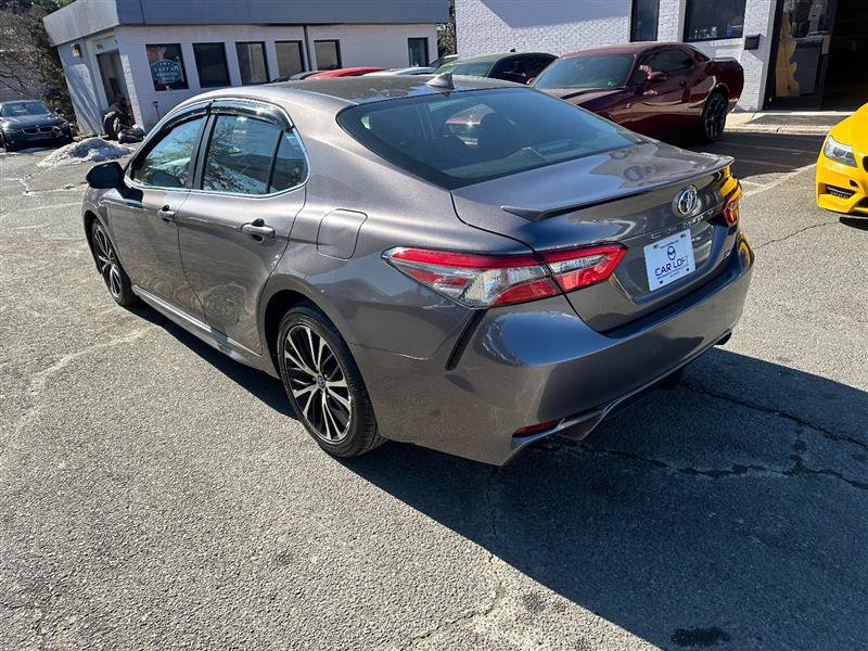 Used 2019 Toyota Camry SE FWD image 4