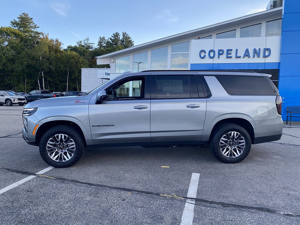 Used 2025 Chevrolet Suburban Z71 AWD/4WD image 5