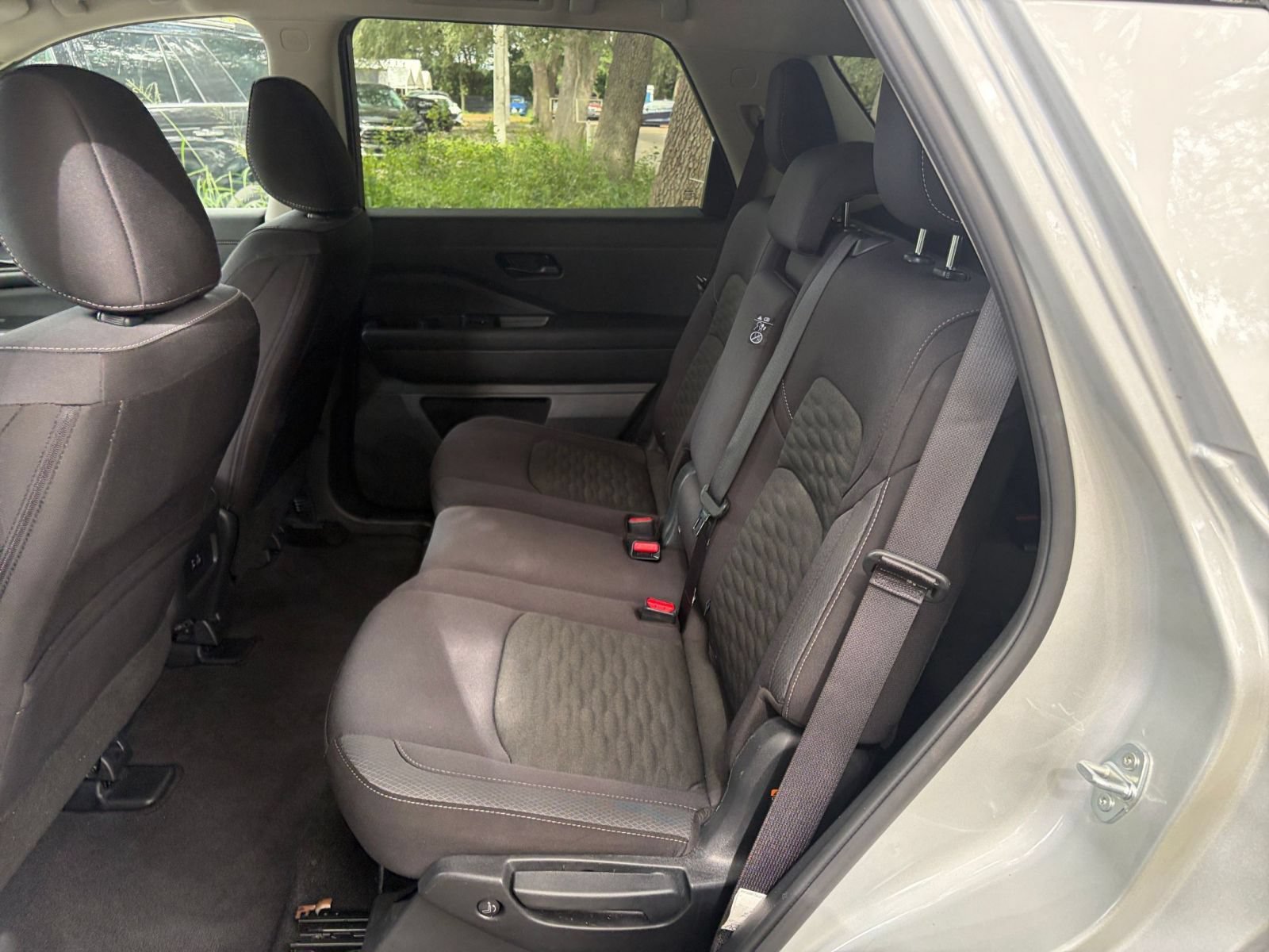 Used 2025 Nissan Pathfinder SV AWD/4WD image 38
