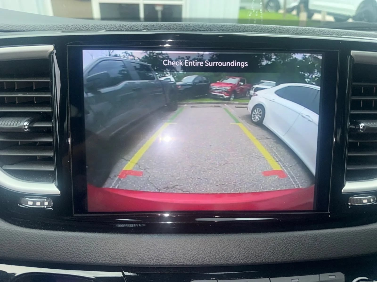 Used 2025 Chrysler Pacifica Select FWD image 10