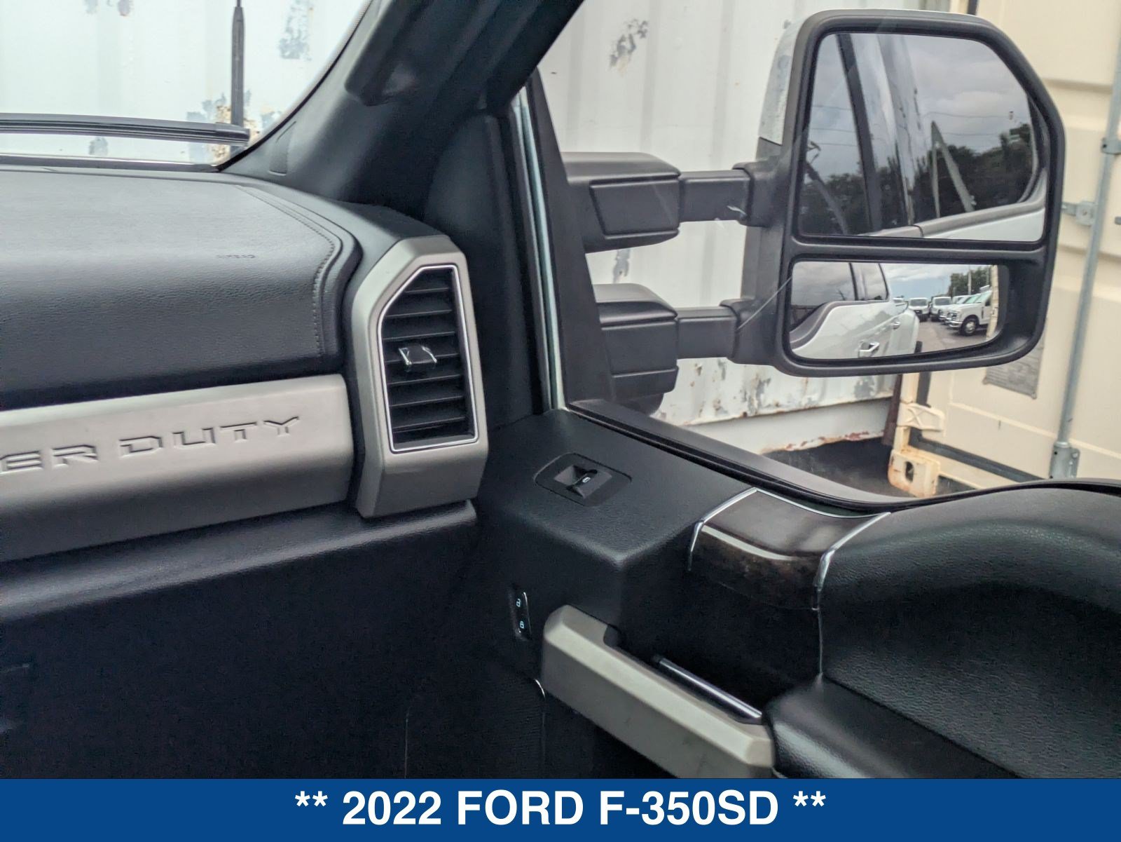 Used 2022 Ford F350 Lariat w/ Lariat Ultimate Package AWD/4WD image 19