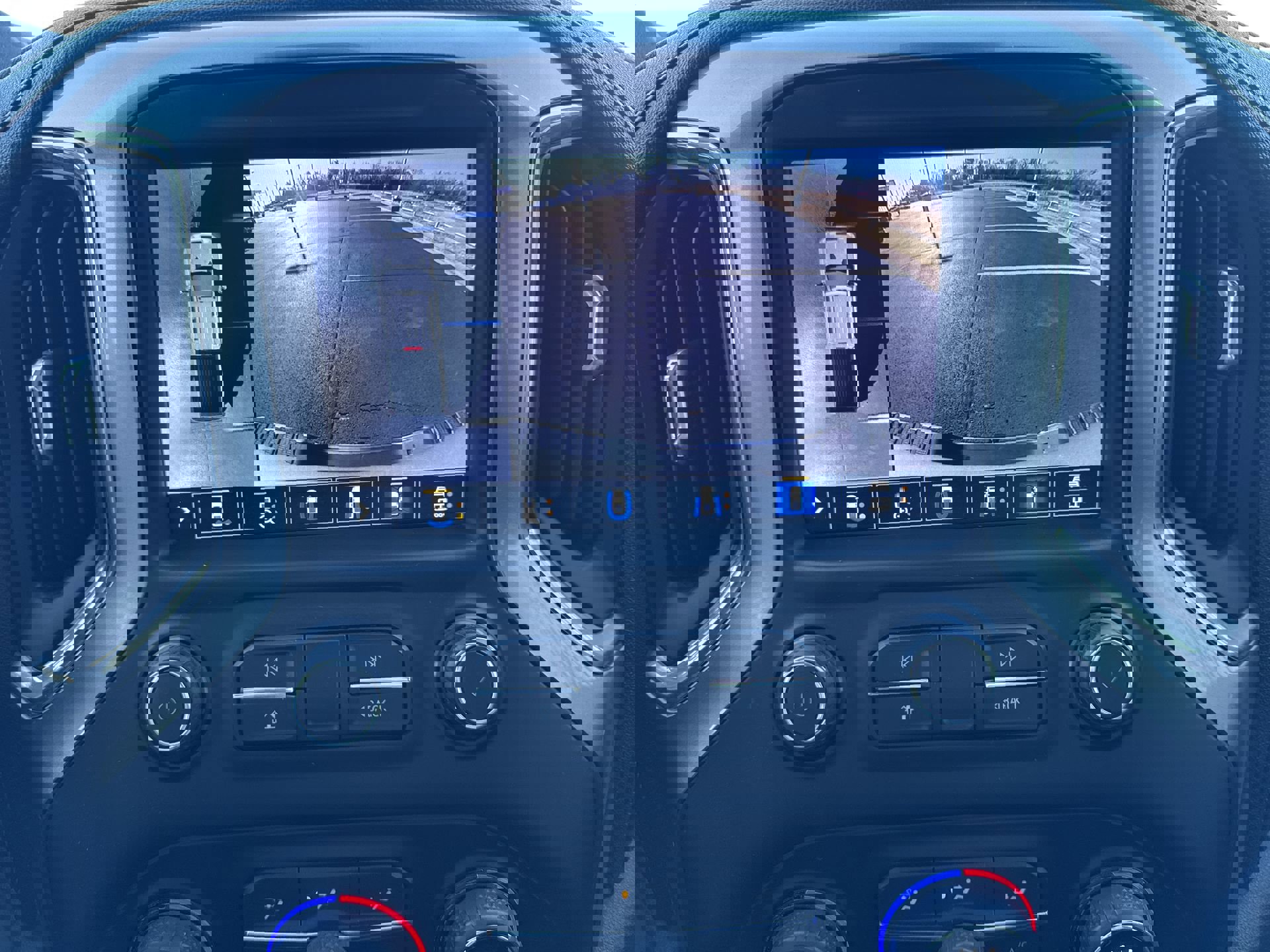 Used 2020 Chevrolet Silverado 2500 LTZ w/ LTZ Premium Package image 17