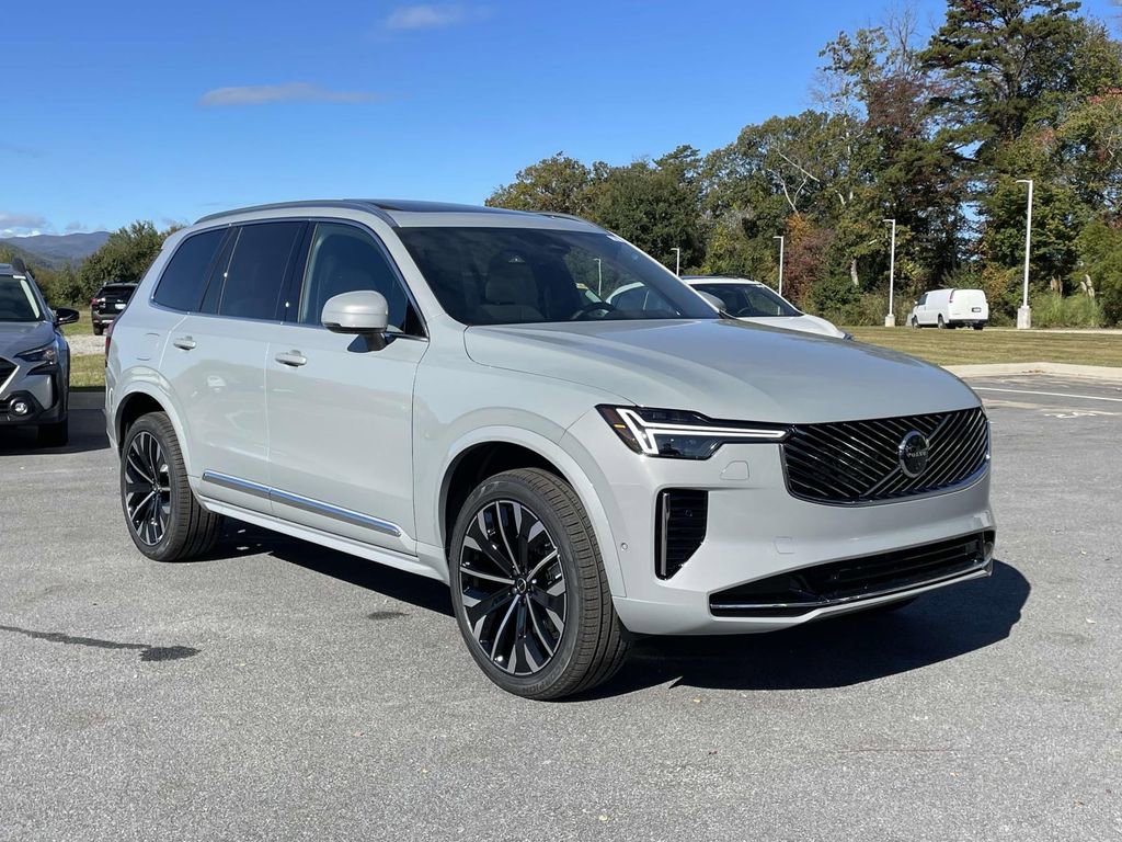 New 2026 Volvo XC90 B6 Plus w/ Protection Package Premier