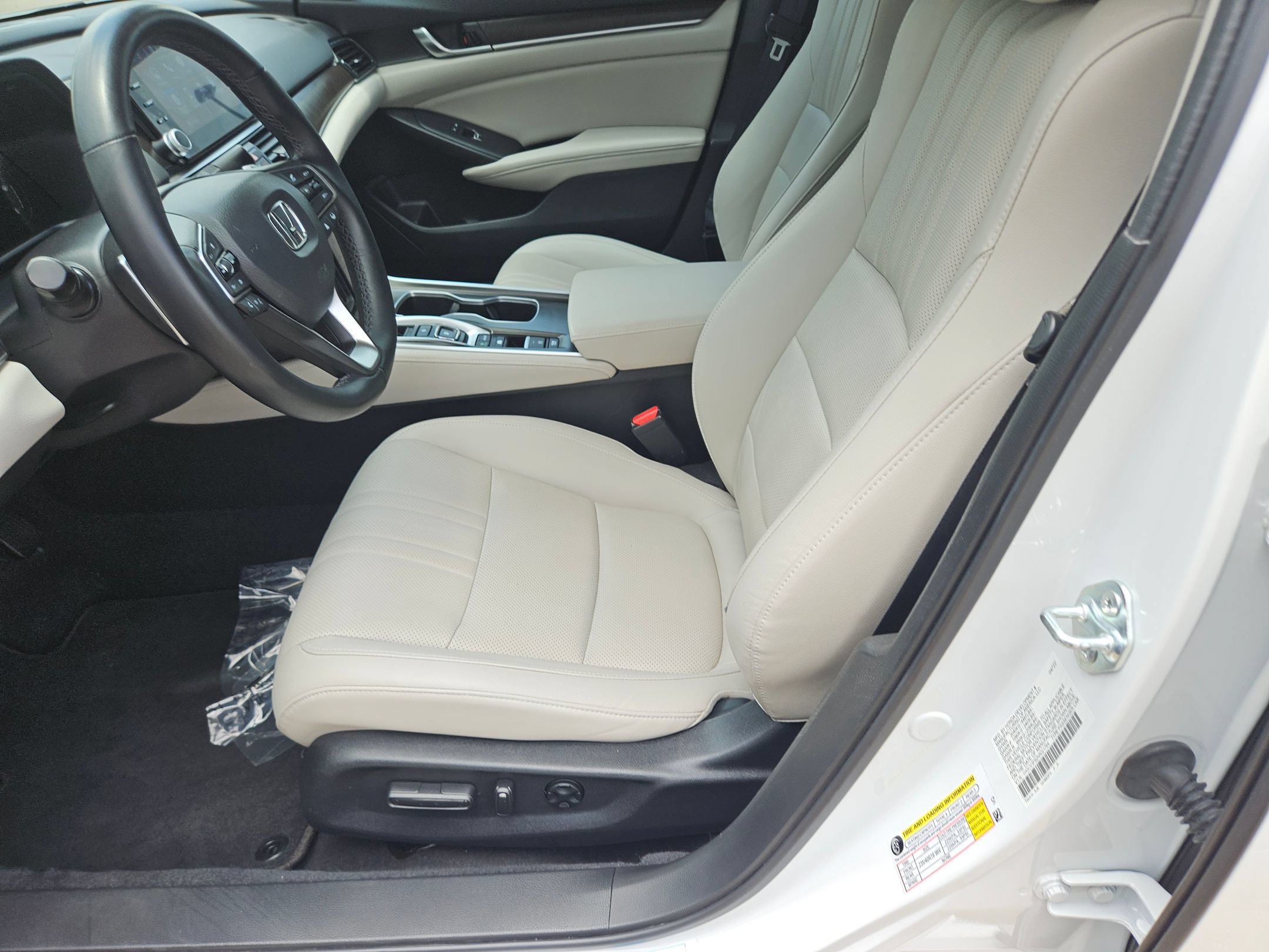 Certified 2022 Honda Accord Touring image 15